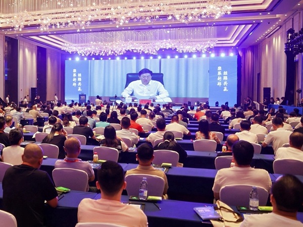 合力推动区域经济高质量发展 泉州装备协会组织参加新郑市产业对接会