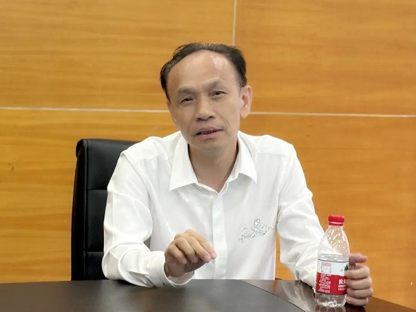 泉工傅董_副本.jpg